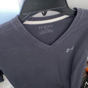 UA v neck size medium